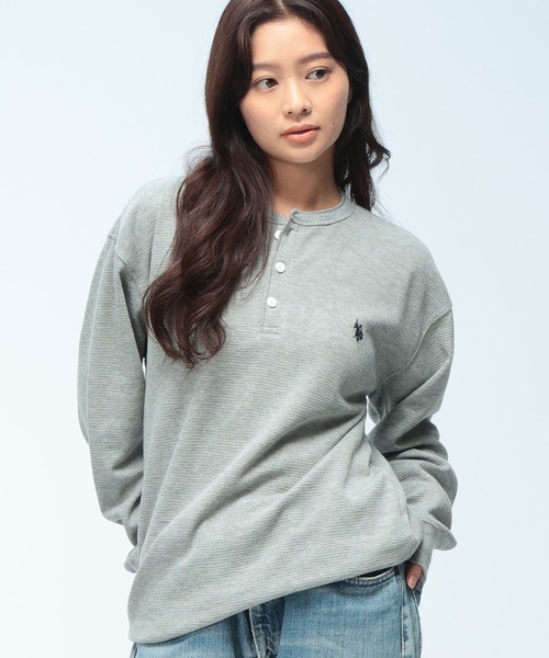 U.S. POLO ASSN.(ユーエスポロアッスン)の「U.S. POLO ASSN. (ユーエスポロアッスン) ヘンリーネック 長袖 Tシャツ メンズ レディース サーマル ワンポイント ロゴ刺繍 ロンT PLM63200(Tシャツ/カットソー・メンズ・グレー/アイボリー/ブラック・L/M/LL)」の3枚目の写真