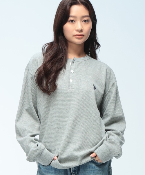 U.S. POLO ASSN.(ユーエスポロアッスン)の「U.S. POLO ASSN. (ユーエスポロアッスン) ヘンリーネック 長袖 Tシャツ メンズ レディース サーマル ワンポイント ロゴ刺繍 ロンT PLM63200(Tシャツ/カットソー・メンズ・グレー/アイボリー/ブラック・L/M/LL)」の15枚目の写真