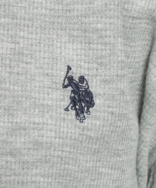 U.S. POLO ASSN.(ユーエスポロアッスン)の「U.S. POLO ASSN. (ユーエスポロアッスン) ヘンリーネック 長袖 Tシャツ メンズ レディース サーマル ワンポイント ロゴ刺繍 ロンT PLM63200(Tシャツ/カットソー・メンズ・グレー/アイボリー/ブラック・L/M/LL)」の17枚目の写真