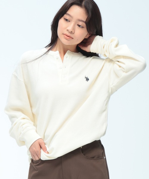 U.S. POLO ASSN.(ユーエスポロアッスン)の「U.S. POLO ASSN. (ユーエスポロアッスン) ヘンリーネック 長袖 Tシャツ メンズ レディース サーマル ワンポイント ロゴ刺繍 ロンT PLM63200(Tシャツ/カットソー・メンズ・グレー/アイボリー/ブラック・L/M/LL)」の5枚目の写真
