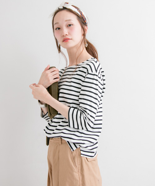 URBAN RESEARCH(アーバンリサーチ)の「UR スカーフ付プルオーバー(Tシャツ/カットソー・レディース・ホワイト×ブラック/ブラック×ホワイト・FREE)」の14枚目の写真