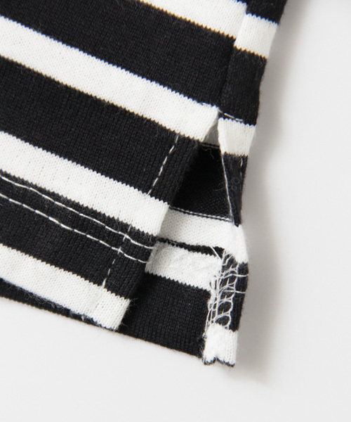 URBAN RESEARCH(アーバンリサーチ)の「UR スカーフ付プルオーバー(Tシャツ/カットソー・レディース・ホワイト×ブラック/ブラック×ホワイト・FREE)」の9枚目の写真