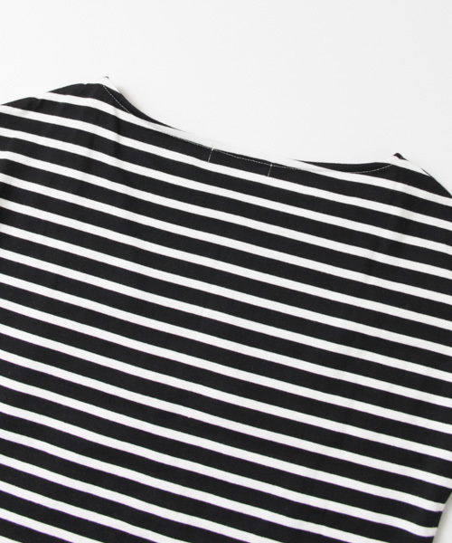 URBAN RESEARCH(アーバンリサーチ)の「UR スカーフ付プルオーバー(Tシャツ/カットソー・レディース・ホワイト×ブラック/ブラック×ホワイト・FREE)」の11枚目の写真