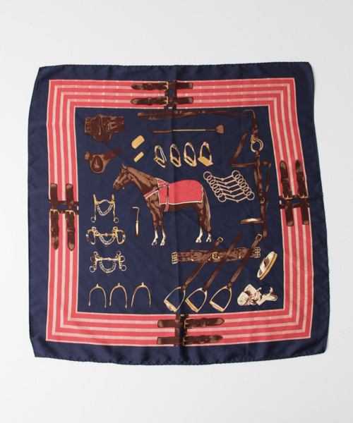 URBAN RESEARCH(アーバンリサーチ)の「UR スカーフ付プルオーバー(Tシャツ/カットソー・レディース・ホワイト×ブラック/ブラック×ホワイト・FREE)」の13枚目の写真