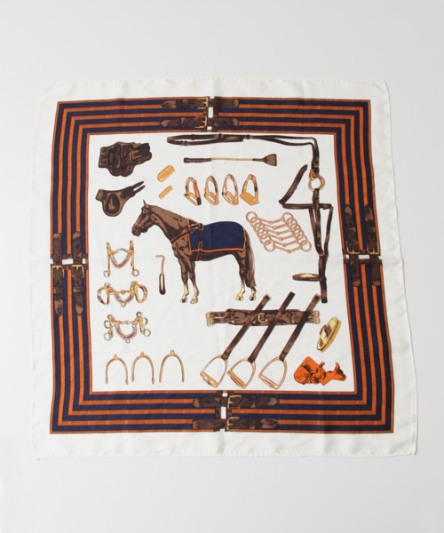 URBAN RESEARCH(アーバンリサーチ)の「UR スカーフ付プルオーバー(Tシャツ/カットソー・レディース・ホワイト×ブラック/ブラック×ホワイト・FREE)」の3枚目の写真