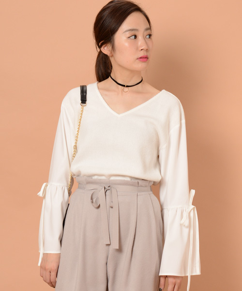 mystic(ミスティック)の「袖フレア切替プルオーバー(Tシャツ/カットソー・レディース・オフホワイト/ピンク/ブラック/ネイビー・フリ-)」の2枚目の写真