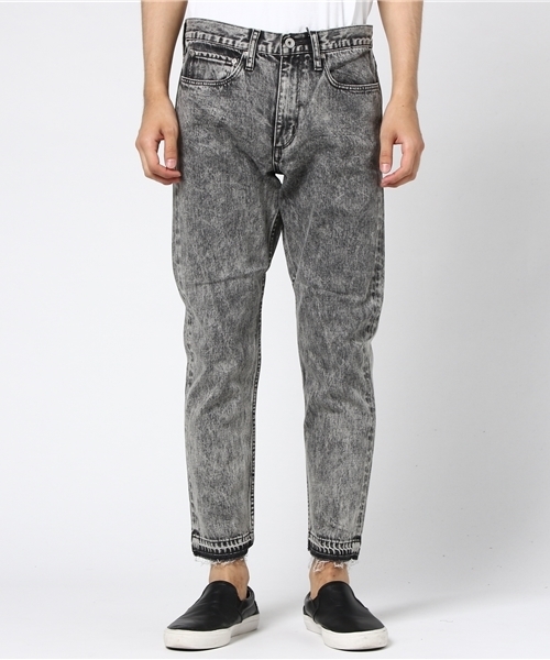 niko and...(ニコアンド)の「リペアケミカルデニムパンツ(デニムパンツ・メンズ・チャコール/ブルー・LARGE/MEDIUM)」の5枚目の写真