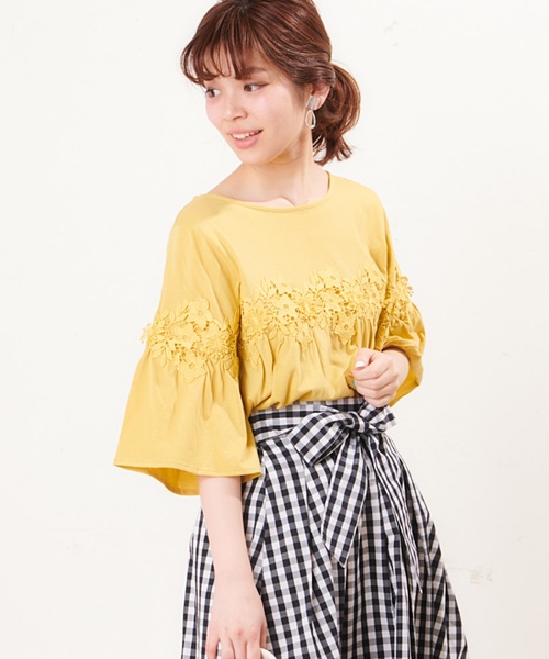 natural couture（ナチュラルクチュール）の「3Dフラワーレース使いトップス（Tシャツ/カットソー・レディース・イエロー/オフホワイト/ブラック・FREE）」の11枚目の写真