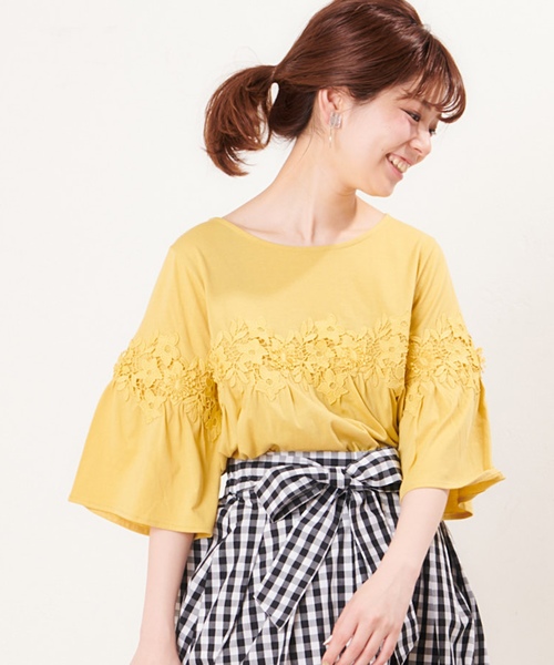 natural couture（ナチュラルクチュール）の「3Dフラワーレース使いトップス（Tシャツ/カットソー・レディース・イエロー/オフホワイト/ブラック・FREE）」の12枚目の写真