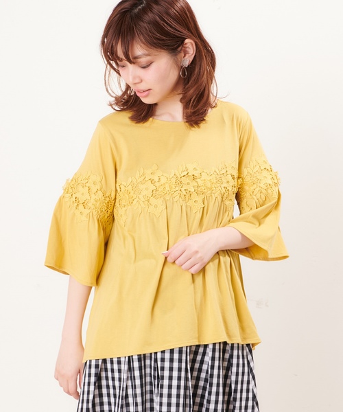 natural couture（ナチュラルクチュール）の「3Dフラワーレース使いトップス（Tシャツ/カットソー・レディース・イエロー/オフホワイト/ブラック・FREE）」の13枚目の写真