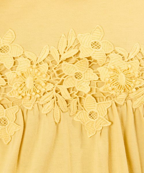 natural couture（ナチュラルクチュール）の「3Dフラワーレース使いトップス（Tシャツ/カットソー・レディース・イエロー/オフホワイト/ブラック・FREE）」の20枚目の写真