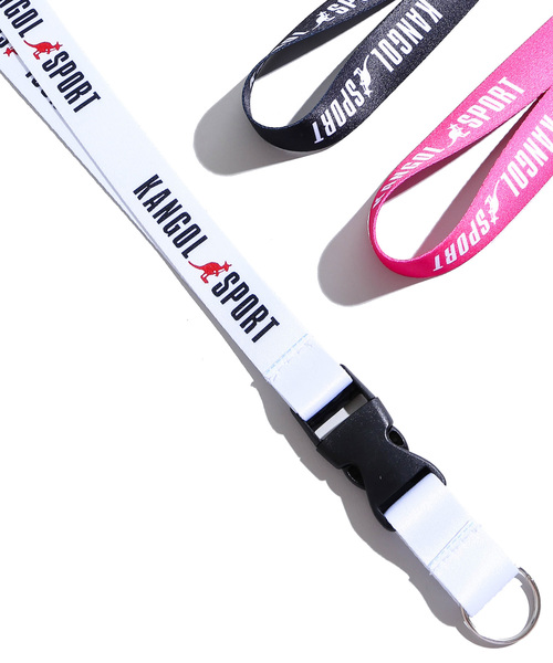 KANGOL（カンゴール）の「∴WEGO/KANGOL SPORT別注ネックストラップ（ネックレス・メンズ・ホワイト/ブラック/ピンク/イエロー/ブルー/ブラック系その他・FREE）」の2枚目の写真