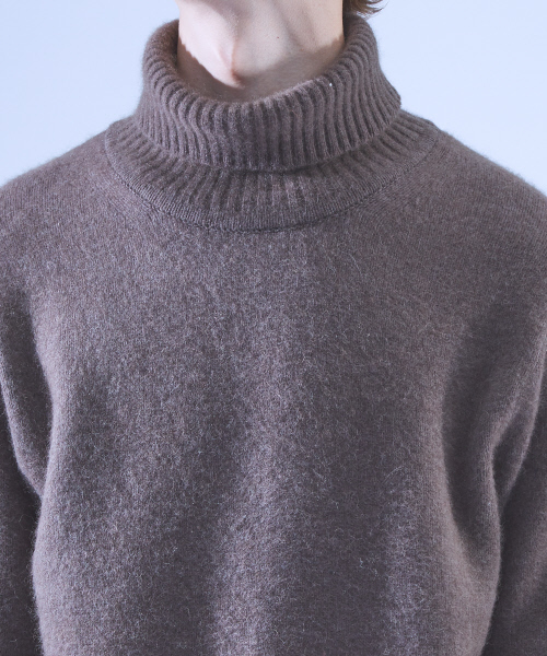 ABAHOUSE（アバハウス）の「YAK/RA/CA タートルネックニット（ニット/セーター・メンズ・グレー/カーキ/ダークオレンジ/ネイビー・44/46/48）」の8枚目の写真