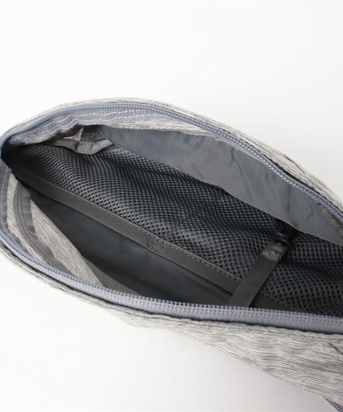 THE NORTH FACE（ザノースフェイス）の「ザ・ノース・フェイス ウエストバッグ / グラニュール（ボディバッグ/ウエストポーチ・メンズ・ブラック/ピンク系その他/グレー/グレー系その他2/グレー系その他・ONE SIZE）」の8枚目の写真