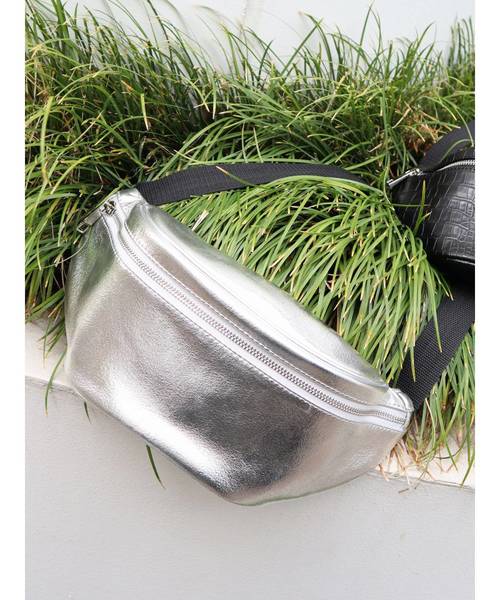 EMODA(エモダ)の「ソフトポーチサコッシュ(ボディバッグ/ウエストポーチ・レディース・ブラック/その他/その他1・FREE)」の2枚目の写真