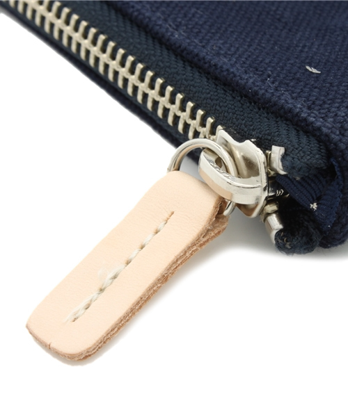 Chez toi（シェトワ）の「パラフィンキャンパスクラッチ（クラッチバッグ・レディース・ホワイト/ネイビー・FREE）」の8枚目の写真