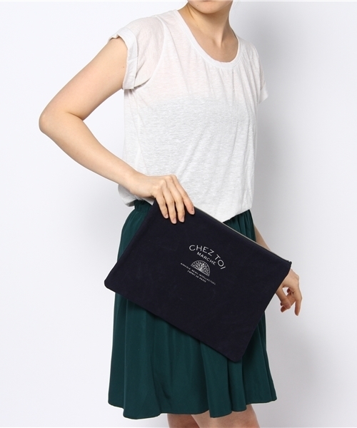 Chez toi（シェトワ）の「パラフィンキャンパスクラッチ（クラッチバッグ・レディース・ホワイト/ネイビー・FREE）」の4枚目の写真