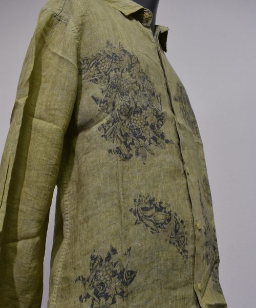 291295＝HOMME（ニーキューイチニーキューゴーオム）の「【LOST IN ALBION】製品染め プリントリネンシャツ（シャツ/ブラウス・メンズ・グリーン系その他/グリーン系その他2/ブルー系その他・46/48）」の15枚目の写真