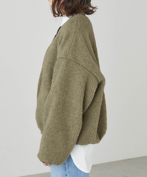 Chaco closet（チャコ クローゼット）の「2wayノーカラー ビックシルエットリバーシブルボアフリースジャケット（ブルゾン・レディース・ブラック/アイボリー/ライトオリーブ/ダークベージュ/テラコッタ/グレイッシュベージュ/チャコール・FREE）」の20枚目の写真