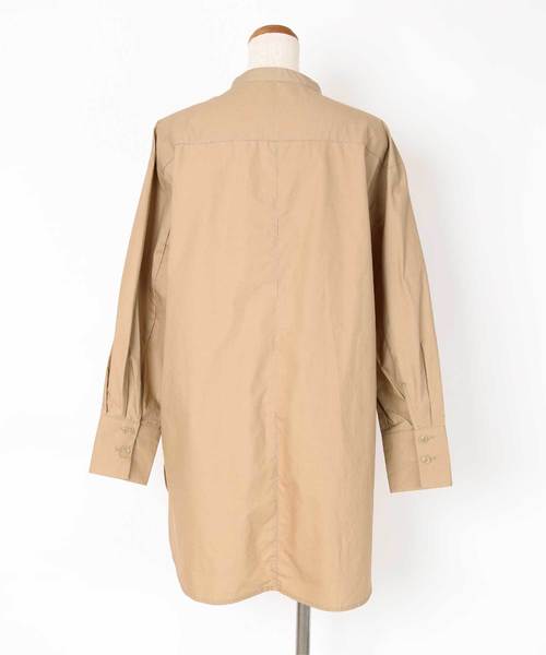 UR'S(ユアーズ)の「釦デザインロングシャツ(シャツ/ブラウス・レディース・ホワイト/ベージュ/カーキ・M)」の6枚目の写真