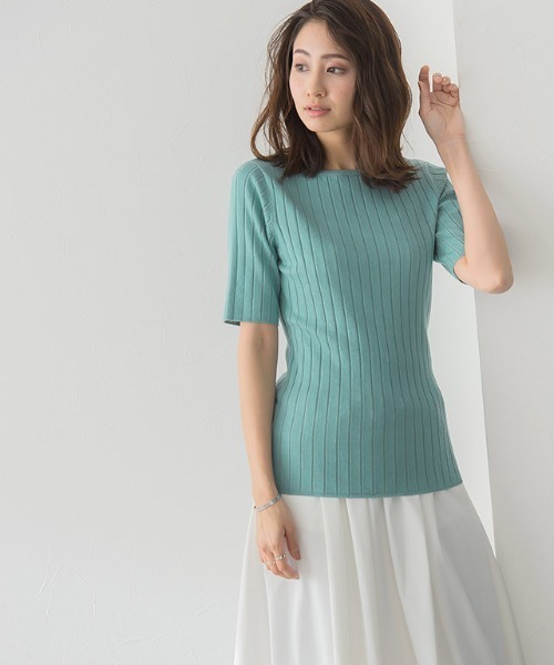 Pierrot（ピエロ）の「●ネックが選べるシルクタッチ半袖リブニット（ニット/セーター・レディース・オフホワイト/ホワイト系その他/ブラック/ブラック系その他/グレー/アッシュグレー/グレー系その他/グレー系その他2/モカ/ブラウン系その他/ライトベージュ/ベージュ系その他/ネイビー/ブルー系その他/ブルー系その他2/ブルーグリーン/ラベンダー/パープル系その他/キャメル/グリーン/ブラウン系その他2/グリーン系その他/スモークピンク/ピンク系その他/グリーン系/グリーン系1/ブラウン系その他3/オレンジ系その他/ブラウン系その他4/オレンジ・M/L）」の19枚目の写真