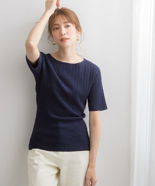 Pierrot（ピエロ）の「●ネックが選べるシルクタッチ半袖リブニット（ニット/セーター・レディース・オフホワイト/ホワイト系その他/ブラック/ブラック系その他/グレー/アッシュグレー/グレー系その他/グレー系その他2/モカ/ブラウン系その他/ライトベージュ/ベージュ系その他/ネイビー/ブルー系その他/ブルー系その他2/ブルーグリーン/ラベンダー/パープル系その他/キャメル/グリーン/ブラウン系その他2/グリーン系その他/スモークピンク/ピンク系その他/グリーン系/グリーン系1/ブラウン系その他3/オレンジ系その他/ブラウン系その他4/オレンジ・M/L）」の21枚目の写真