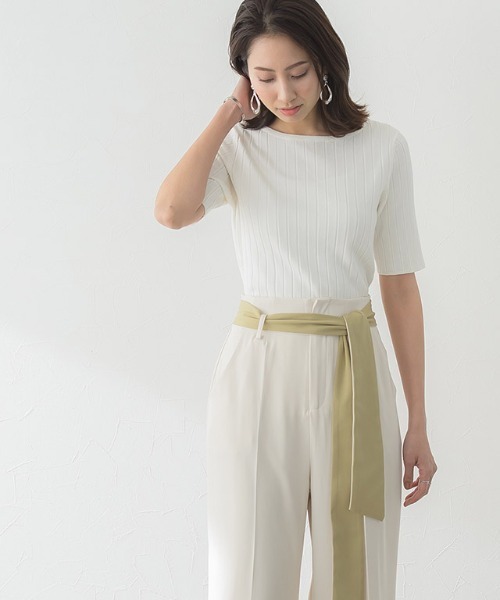 Pierrot（ピエロ）の「●ネックが選べるシルクタッチ半袖リブニット（ニット/セーター・レディース・オフホワイト/ホワイト系その他/ブラック/ブラック系その他/グレー/アッシュグレー/グレー系その他/グレー系その他2/モカ/ブラウン系その他/ライトベージュ/ベージュ系その他/ネイビー/ブルー系その他/ブルー系その他2/ブルーグリーン/ラベンダー/パープル系その他/キャメル/グリーン/ブラウン系その他2/グリーン系その他/スモークピンク/ピンク系その他/グリーン系/グリーン系1/ブラウン系その他3/オレンジ系その他/ブラウン系その他4/オレンジ・M/L）」の2枚目の写真