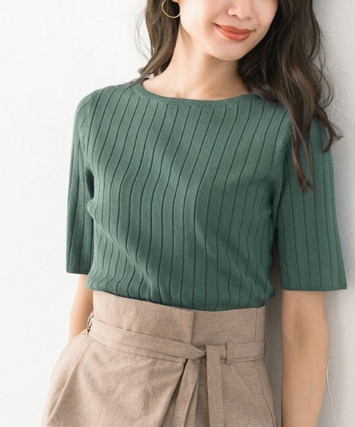 Pierrot（ピエロ）の「●ネックが選べるシルクタッチ半袖リブニット（ニット/セーター・レディース・オフホワイト/ホワイト系その他/ブラック/ブラック系その他/グレー/アッシュグレー/グレー系その他/グレー系その他2/モカ/ブラウン系その他/ライトベージュ/ベージュ系その他/ネイビー/ブルー系その他/ブルー系その他2/ブルーグリーン/ラベンダー/パープル系その他/キャメル/グリーン/ブラウン系その他2/グリーン系その他/スモークピンク/ピンク系その他/グリーン系/グリーン系1/ブラウン系その他3/オレンジ系その他/ブラウン系その他4/オレンジ・M/L）」の17枚目の写真