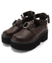 厚底ベルトパンプス