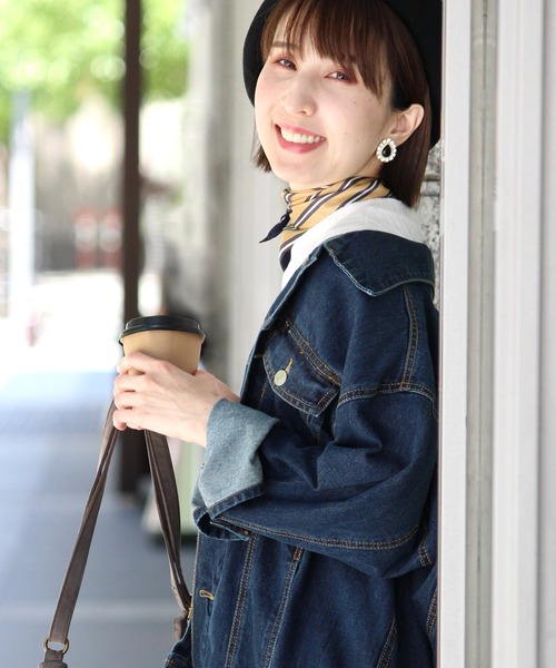 ElegChic（エレグシック）の「ビッグシルエットデニムジャケット（デニムジャケット・レディース・ブルー/ネイビー・M/L）」の4枚目の写真