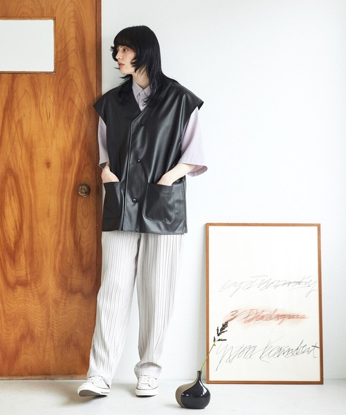 EMMA CLOTHES（エマクローズ）の「シンセティックレザー オーバーサイズ ジレベスト EMMA CLOTHES（ベスト・メンズ・ブラック・FREE）」の19枚目の写真