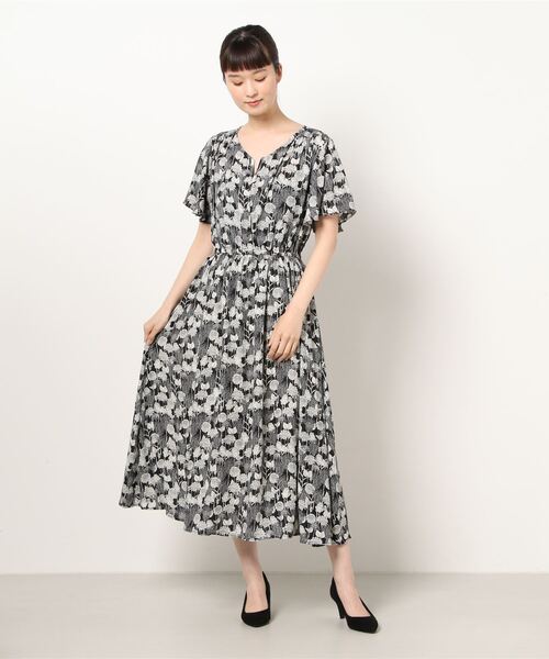 極美品　デサント　近年　HANAグラフィック スリーブレスワンピース 柄 niana オーガンジーパフスリーブ刺繍レースドレス パーティー