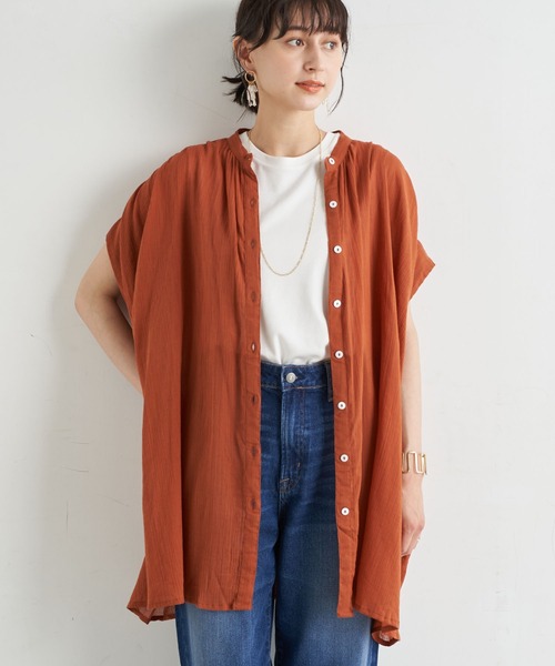 earth music&ecology（アースミュージックアンドエコロジー）の「コットン楊柳バンドカラーチュニック ＊（Tシャツ/カットソー・レディース・ブラック/オフホワイト/グリーン/テラコッタ/イエロー/ラベンダー・FREE）」の3枚目の写真