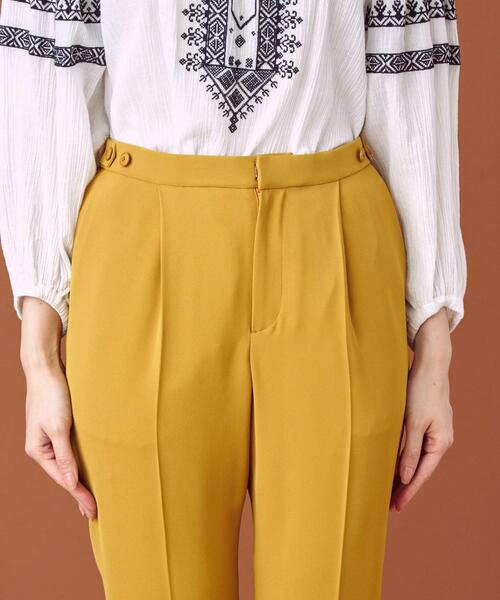 closet story（クローゼットストーリー）の「＜closet story（クローゼットストーリー）＞ サイドアジャスター カラー テーパードパンツ（スラックス・レディース・イエロー/ケリー・FREE）」の6枚目の写真