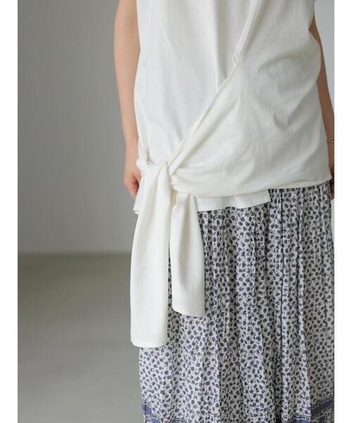 AMERICAN HOLIC（アメリカンホリック）の「リボンディティールカットプルオーバー（Tシャツ/カットソー・レディース・チャコールグレー/オフホワイト/カーキ/キャメル・FREE）」の11枚目の写真