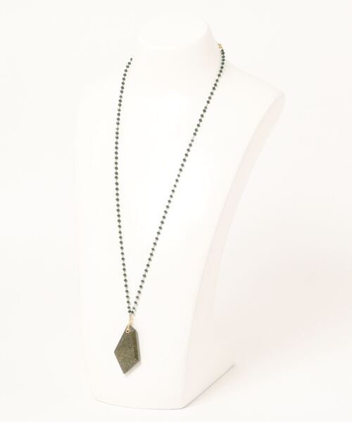 NAKAMOL（ナカモル）の「【NAKAMOL】モチーフネックレス（ネックレス・レディース・グリーン・FREE）」の3枚目の写真