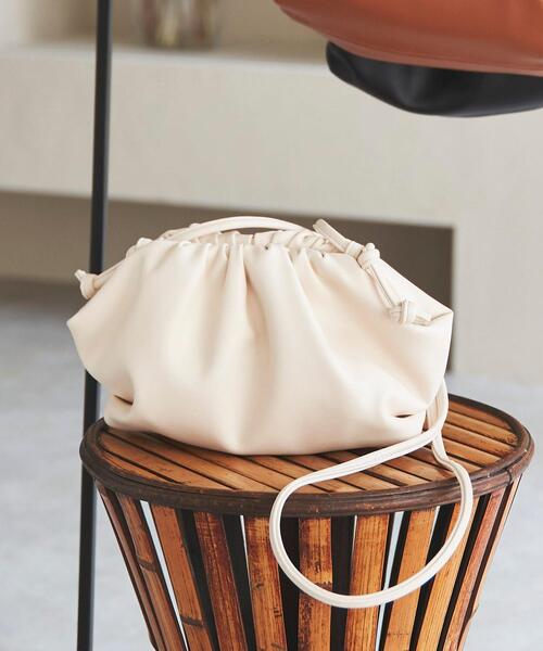 coen(コーエン)の「ガマグチギャザーショルダーバッグ(ショルダーバッグ・レディース・オフホワイト/ブラウン/ブラック・FREE)」の2枚目の写真