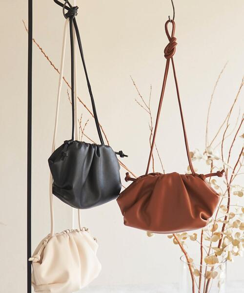 coen(コーエン)の「ガマグチギャザーショルダーバッグ(ショルダーバッグ・レディース・オフホワイト/ブラウン/ブラック・FREE)」の3枚目の写真