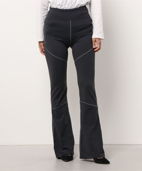 MSCHF(ミスチーフ)の「PROJECT MAGO_ORCHID FLARED LEGGINGS(その他パンツ・レディース・チャコール・S/M)」の5枚目の写真