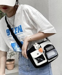ポケットが多くて使いやすい ガーリーメッセンジャーバッグ