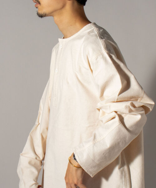 GLOSTER（グロスター）の「【GLOSTER/グロスター】ミリタリースリーピングシャツ ロングスリーブ（Tシャツ/カットソー・メンズ・ブラック/オフホワイト/グレー系その他/オリーブ/ブルー系その他・MEDIUM/LARGE）」の16枚目の写真