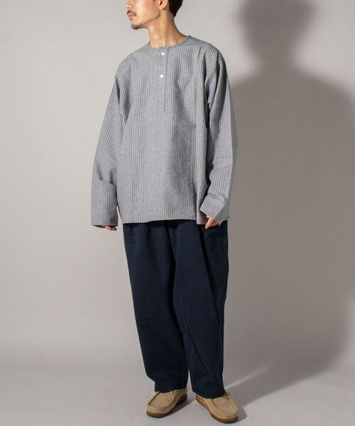 GLOSTER（グロスター）の「【GLOSTER/グロスター】ミリタリースリーピングシャツ ロングスリーブ（Tシャツ/カットソー・メンズ・ブラック/オフホワイト/グレー系その他/オリーブ/ブルー系その他・MEDIUM/LARGE）」の19枚目の写真