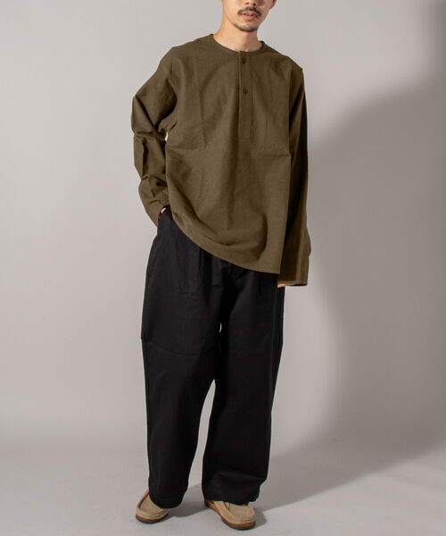 GLOSTER（グロスター）の「【GLOSTER/グロスター】ミリタリースリーピングシャツ ロングスリーブ（Tシャツ/カットソー・メンズ・ブラック/オフホワイト/グレー系その他/オリーブ/ブルー系その他・MEDIUM/LARGE）」の8枚目の写真