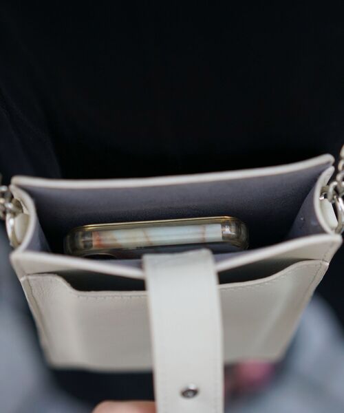 DROIT BELLO(ドロイトベロ)の「DROIT BELLO(ドロイトベロ)別注メタルスタッズ付きバック(ショルダーバッグ・レディース・アイボリー/ブラック・FREE)」の22枚目の写真