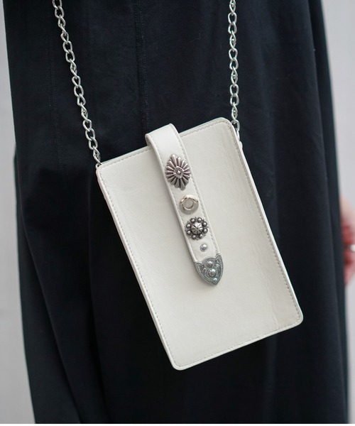 DROIT BELLO(ドロイトベロ)の「DROIT BELLO(ドロイトベロ)別注メタルスタッズ付きバック(ショルダーバッグ・レディース・アイボリー/ブラック・FREE)」の5枚目の写真