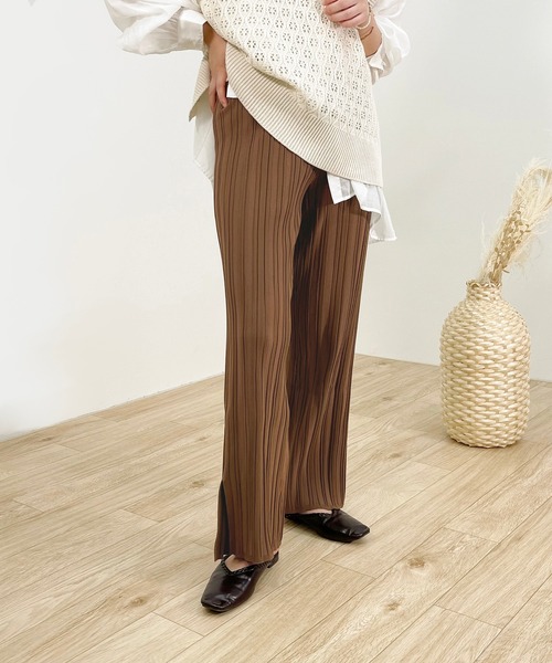 apres jour clair(アプレジュールクレア)の「【apres jour clair】フレアリブニットパンツ【ZOZOTOWN限定アイテム】(その他パンツ・レディース・ブラウン系その他/モカ/グリーン・MEDIUM/SMALL/X-LARGE)」の4枚目の写真