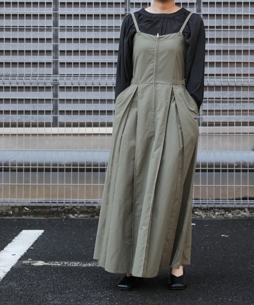 sakishimatokyo（サキシマトーキョー）の「【ZOZO限定】サキシマamp「シャーリングBOXプリーツジャンスカ」（ジャンパースカート・レディース・ブラック/カーキ/ボルドー・FREE）」の2枚目の写真