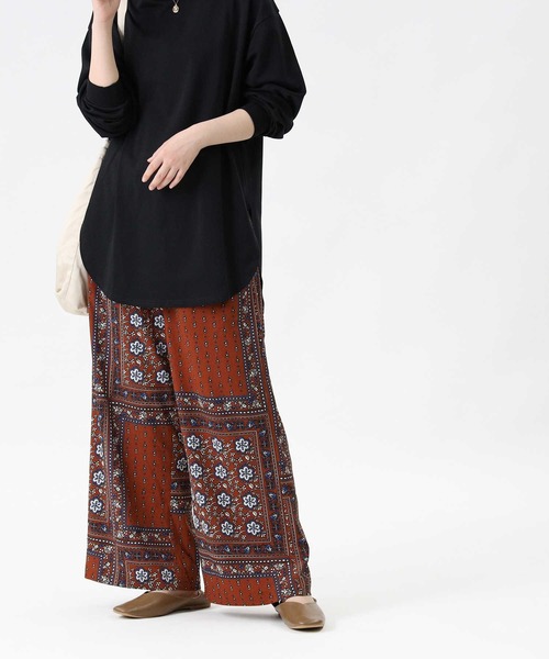 HONEYSUCKLE ROSE（ハニーサックルローズ）の「【HONEYSUCKLE ROSE】柄プリントイージー（その他パンツ・レディース・ブラック×レッド/オレンジ/ダークブラウン/ブラック×ホワイト/ベージュ/グリーン/ホワイト×カーキブラウン/ブラウン・L）」の8枚目の写真