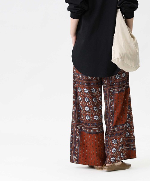 HONEYSUCKLE ROSE（ハニーサックルローズ）の「【HONEYSUCKLE ROSE】柄プリントイージー（その他パンツ・レディース・ブラック×レッド/オレンジ/ダークブラウン/ブラック×ホワイト/ベージュ/グリーン/ホワイト×カーキブラウン/ブラウン・L）」の14枚目の写真