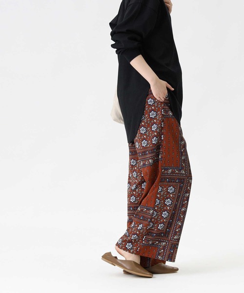 HONEYSUCKLE ROSE（ハニーサックルローズ）の「【HONEYSUCKLE ROSE】柄プリントイージー（その他パンツ・レディース・ブラック×レッド/オレンジ/ダークブラウン/ブラック×ホワイト/ベージュ/グリーン/ホワイト×カーキブラウン/ブラウン・L）」の13枚目の写真